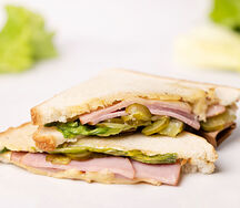 Тост с ветчиной и горчицей