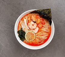 Том ям с лапшой и морепродуктами