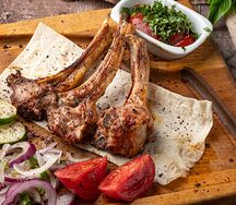 Баранья корейка на мангале