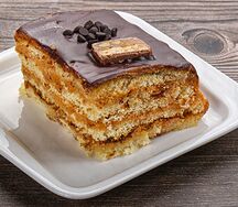 Торт Сникерс