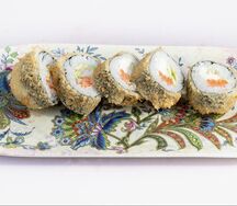 Горячий с лососем ролл