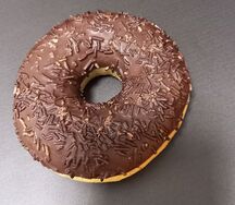 Донат шоколадный