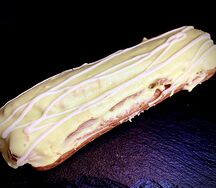 Эклер Фисташковый