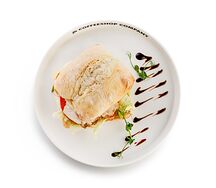 Сэндвич в чиабатте Цезарь