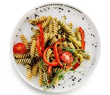 Паста с овощами в соусе песто