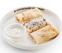 Блинчики со сметаной и вишней