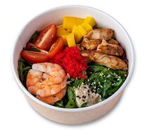 Фреш боул с креветкой на салатной подушке