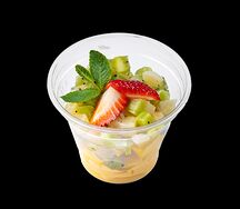 Тартар с гребешком и клубникой