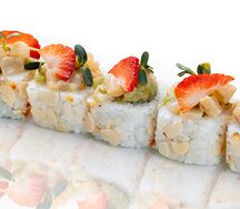 Ролл с тартаром из гребешка