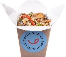 Вок с говядиной в сливочном соусе с пшеничной лапшой