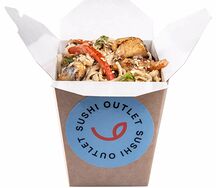 Вок с курицей в сливочном соусе с пшеничной лапшой