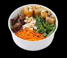 Поке с томленой рваной говядиной и спринг-роллами