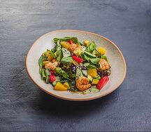 Салат с креветкой и авокадо