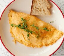 Омлет с тамбовским окороком и луком-пореем