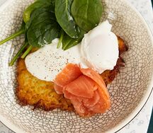 Картофельный драник с лососем