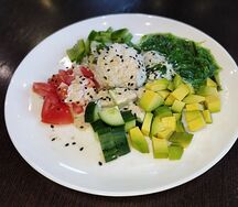 Поке с авокадо