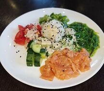 Поке с лососем