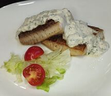 Филе белой рыбы под соусом тартар