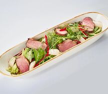 Салат с уткой и личи