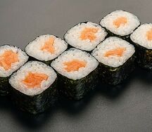 Ролл с лососем