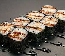 Ролл с угрем