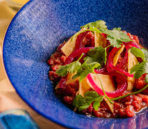 Тартар из говядины с сальсой пико-де-гайо