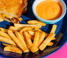 Палома-сэндвич с фри и соусом чипотле-майо