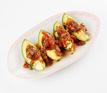 Авокадо на гриле с томатной сальсой 