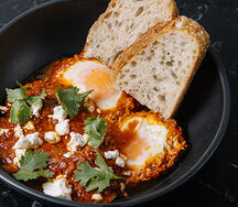 Шакшука, тартин, брынза, кинза