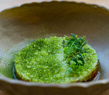 Салат из авокадо, томатов и тартара из огурца
