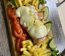 Куриный филе с картофелем фри