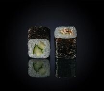 Ролл фирменный огурец