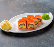 Ролл Калифорния с Лососем