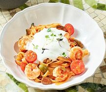 Феттуччине с креветками и муссом из пармезана