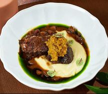 Телячьи щечки с муссом из сельдерея