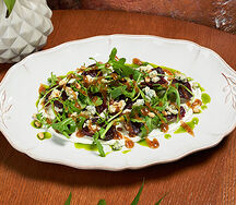 Запеченная свекла с рукколой и сыром