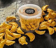 Вареники с яблоком и корицей