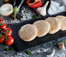 Биточки из индейки с творогом и вялеными томатами