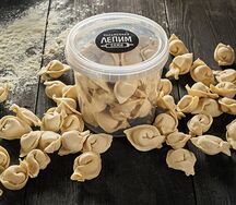 Пельмени с индейкой, сулугуни и зеленью