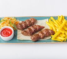 Люля-кебаб из телятины с картофелем фри