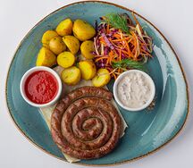 Купаты из телятины с мини-картофелем