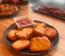 Стрипсы и картофель фри