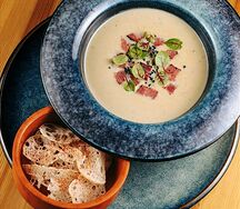 Луковый крем-суп с говядиной