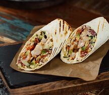 Шаурма с креветкой и авокадо