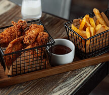 Крылья Kazan Fried Chicken с татарским соусом