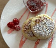 Сырники с клубничным джемом