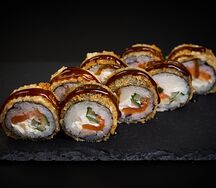 Жареный ролл с курицей