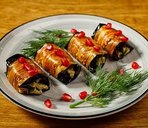 Баклажаны, фаршированные с грецкими орехами