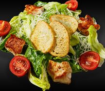 Салат Цезарь с курицей