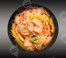 Вок с лососем